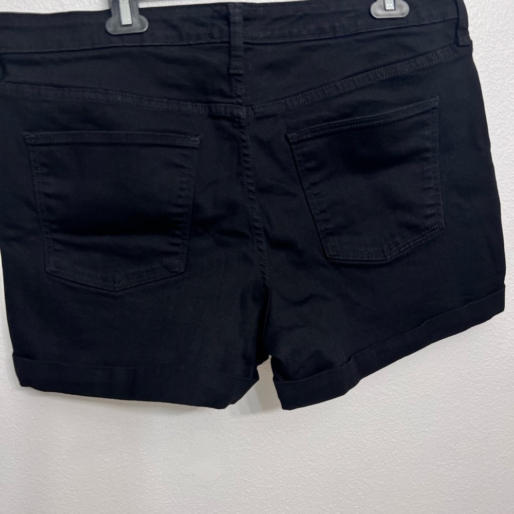 Universal Thread Black Jean Shorts - Picture 4 of 11